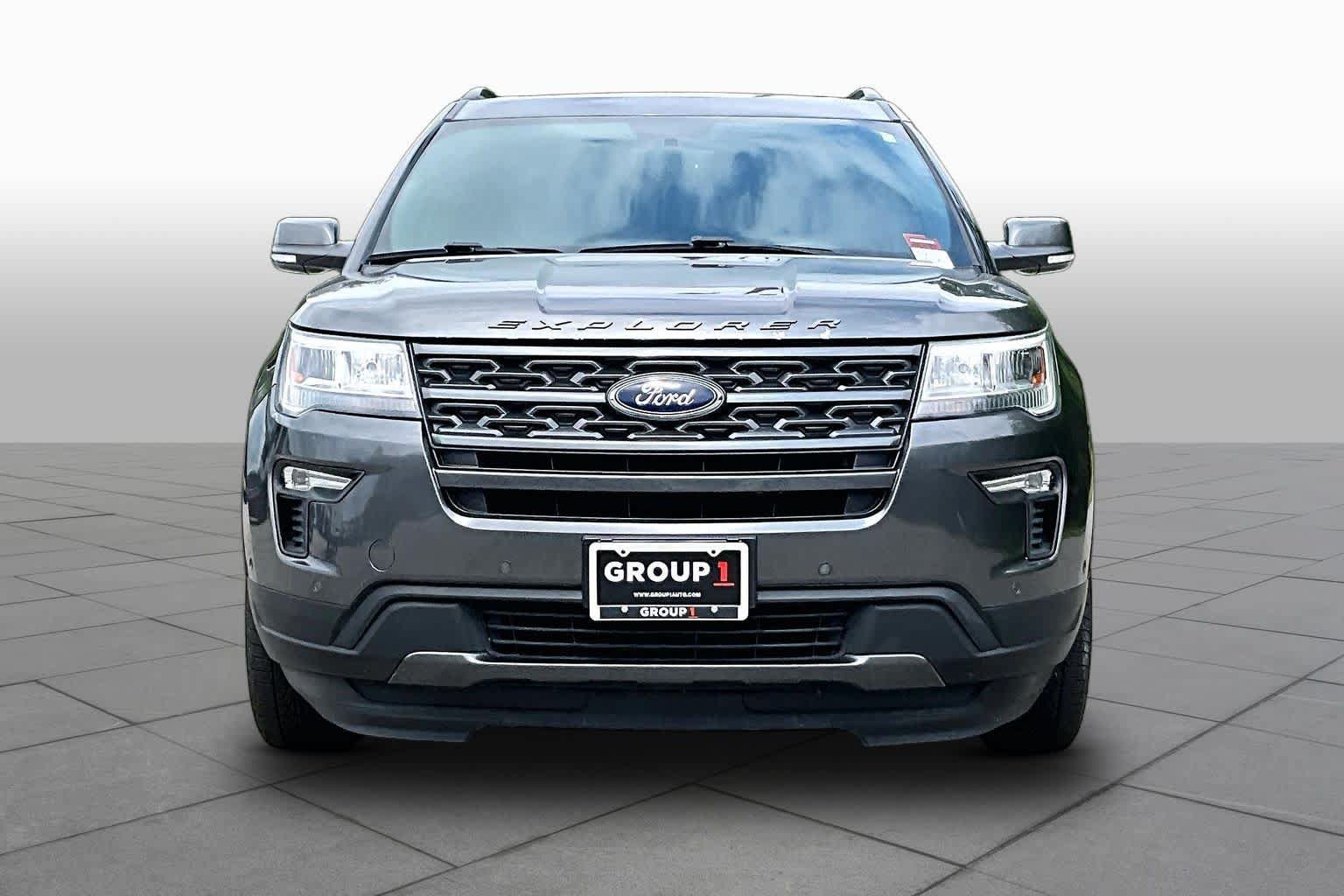 Certified 2018 Ford Explorer XLT w/ Equipment Group 202A AWD/4WD image 4