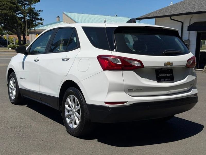Used 2021 Chevrolet Equinox LS AWD/4WD image 9