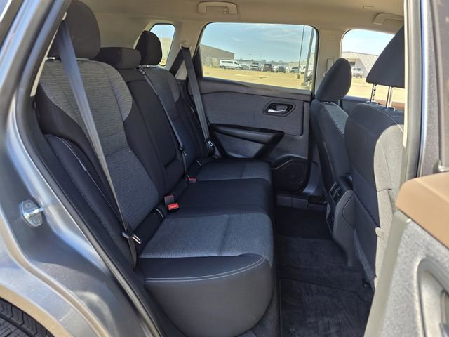 Used 2023 Nissan Rogue SV image 27
