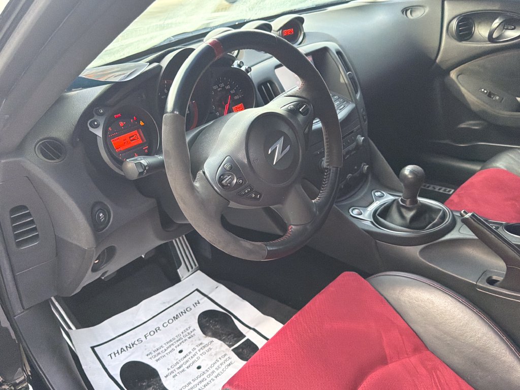 Used 2019 Nissan 370Z NISMO RWD image 6