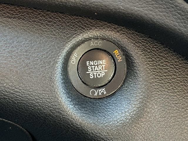 Used 2020 Jeep Cherokee Limited image 32