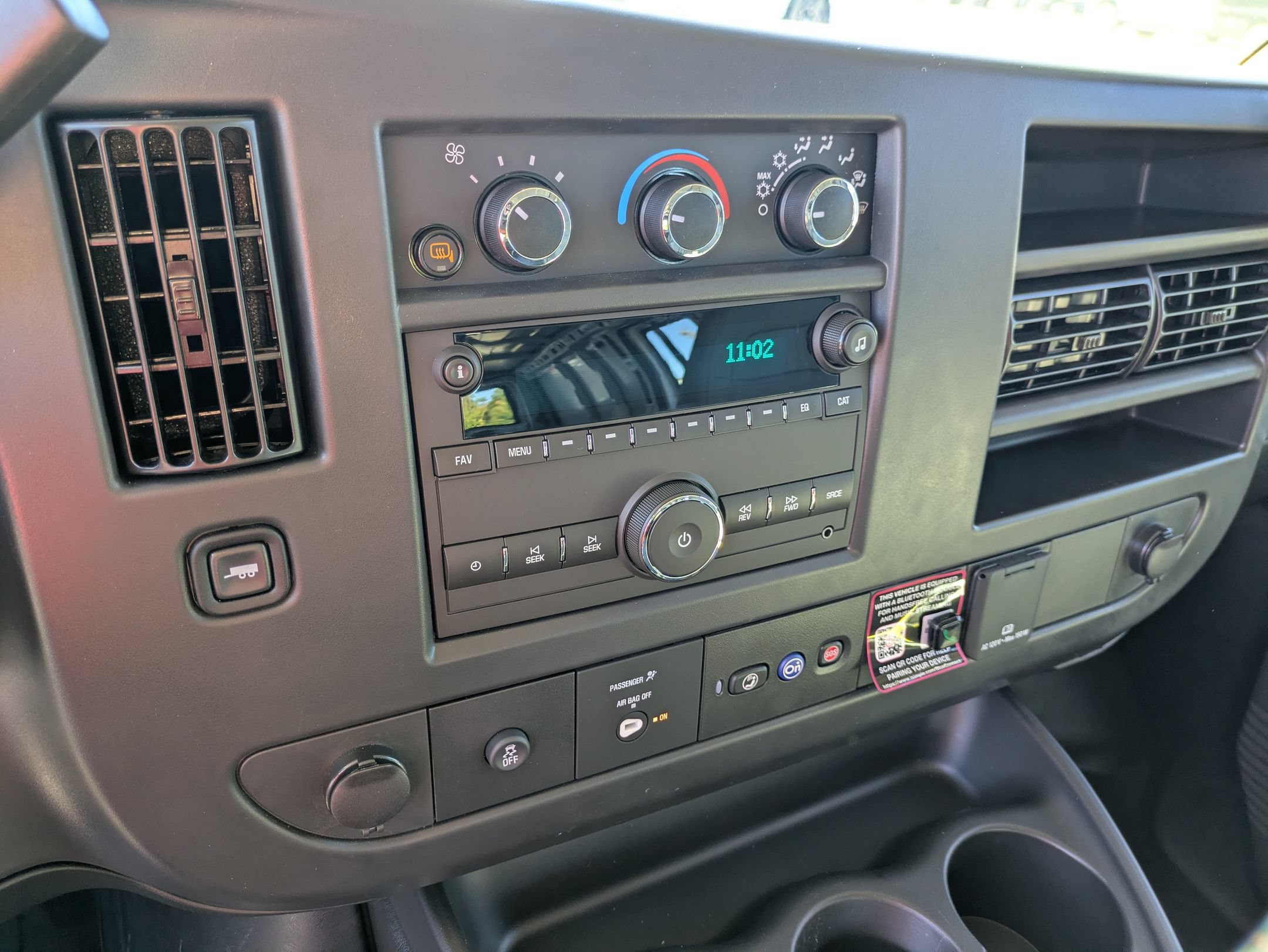 Used 2025 Chevrolet Express 3500 Extended w/ Driver Convenience Package RWD image 21