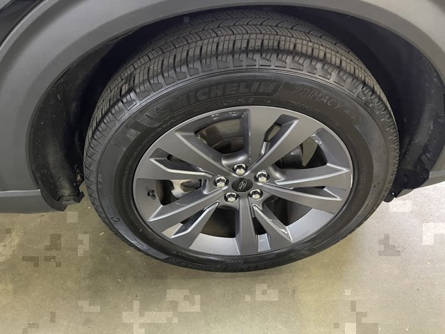 Certified 2022 Ford Explorer XLT w/ Equipment Group 202A AWD/4WD image 20