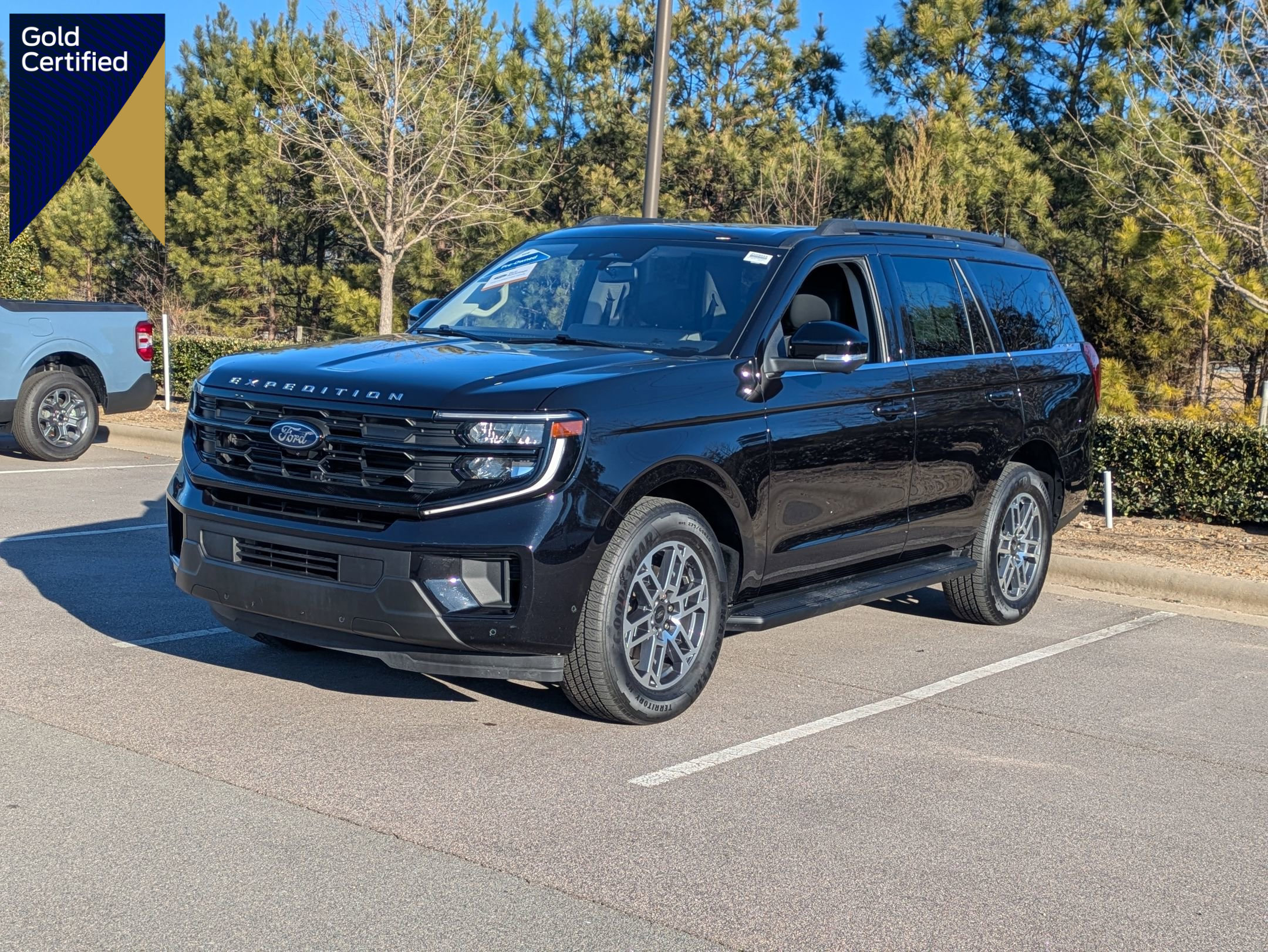 Certified 2025 Ford Expedition Active image 1