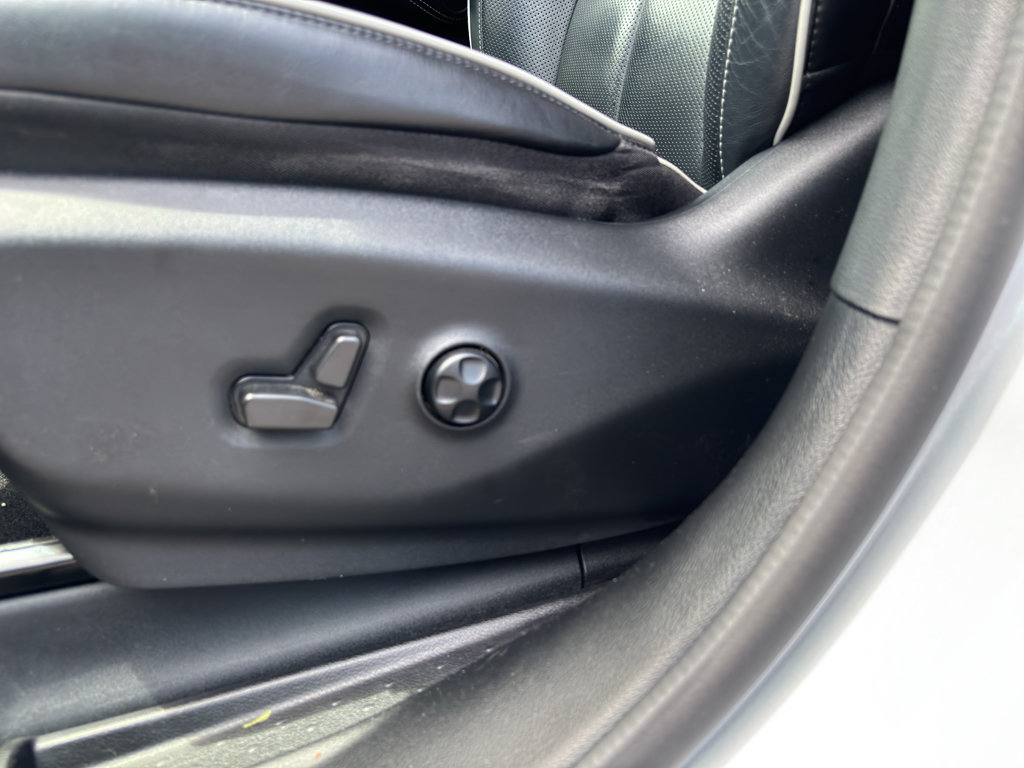 Used 2022 Chrysler Pacifica Limited w/ S Appearance Package FWD image 10