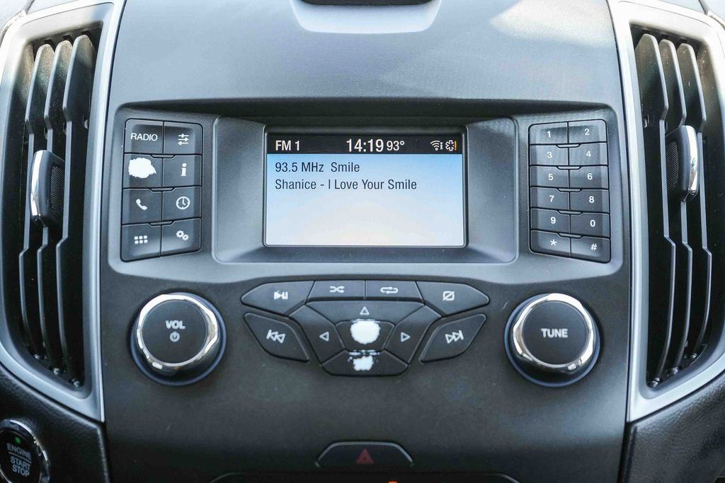 Certified 2019 Ford Edge SE FWD image 17