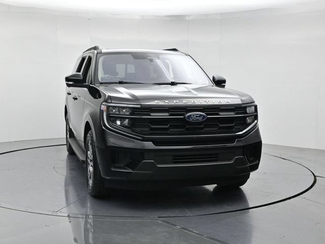 Certified 2025 Ford Expedition Active AWD/4WD image 5