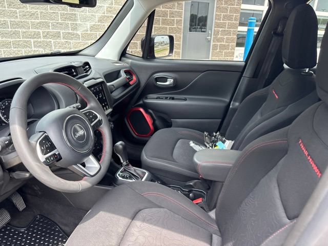 Used 2023 Jeep Renegade Trailhawk AWD/4WD image 17