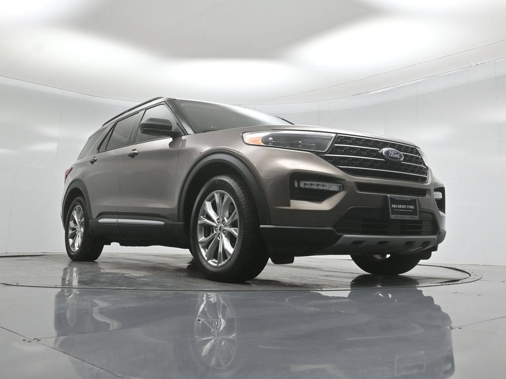 Certified 2021 Ford Explorer XLT w/ Equipment Group 202A RWD image 47