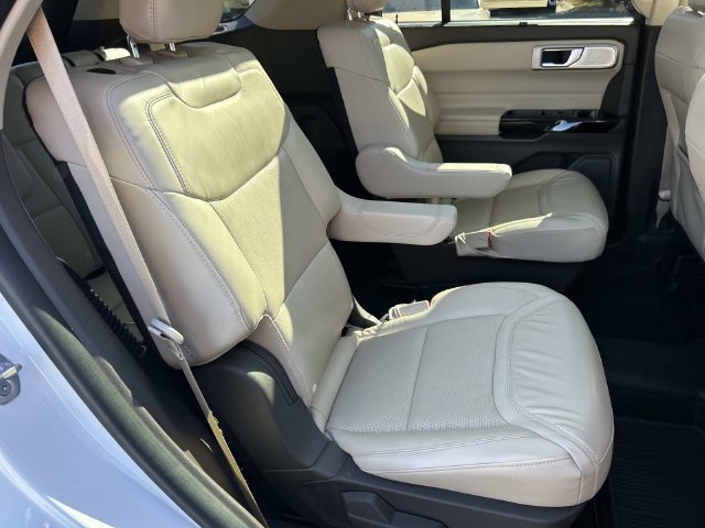 Certified 2021 Ford Explorer Platinum w/ Equipment Group 601A AWD/4WD image 29