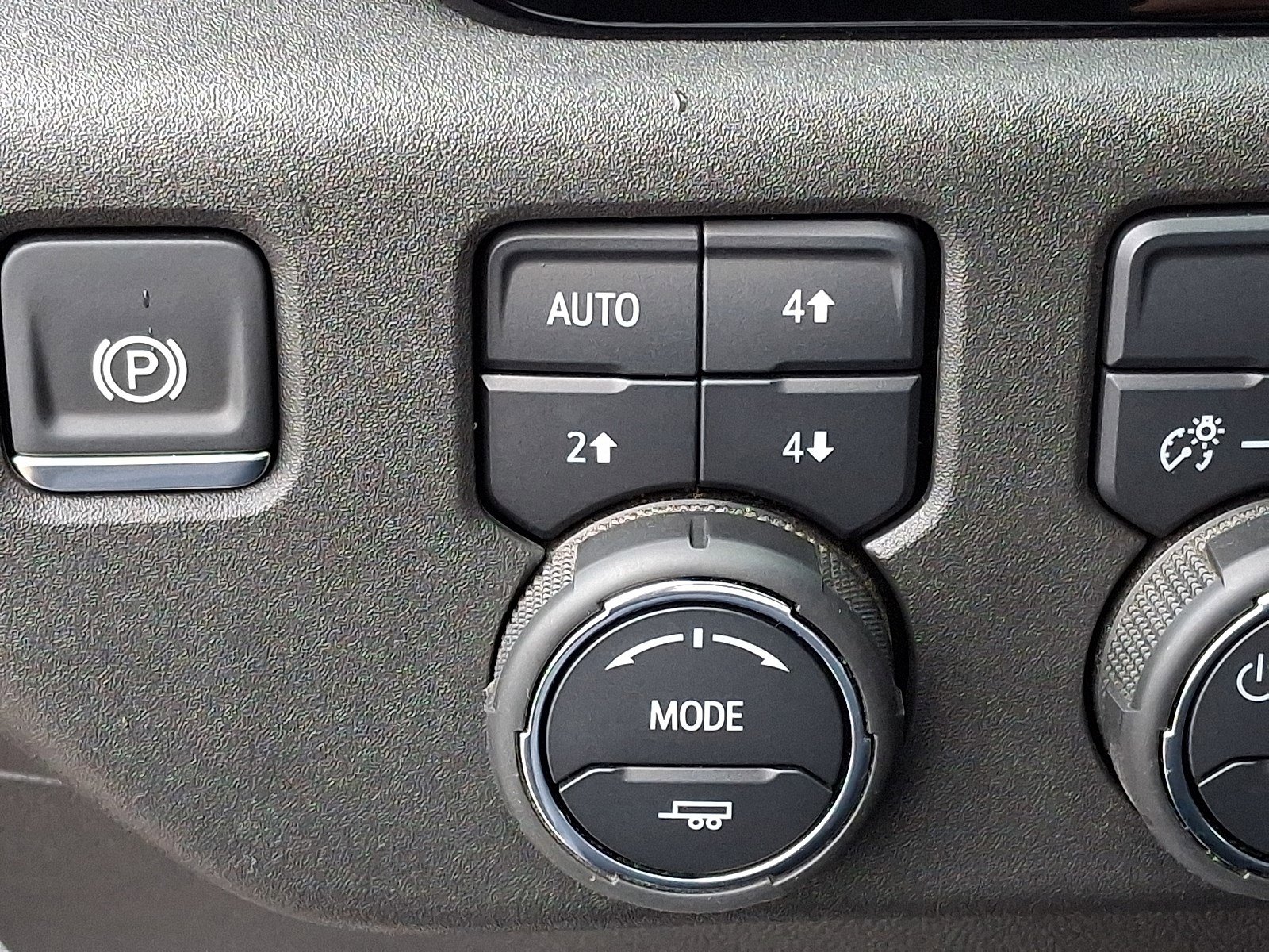 Used 2024 Chevrolet Silverado 1500 LT Trail Boss w/ Dark Appearance Package image 24