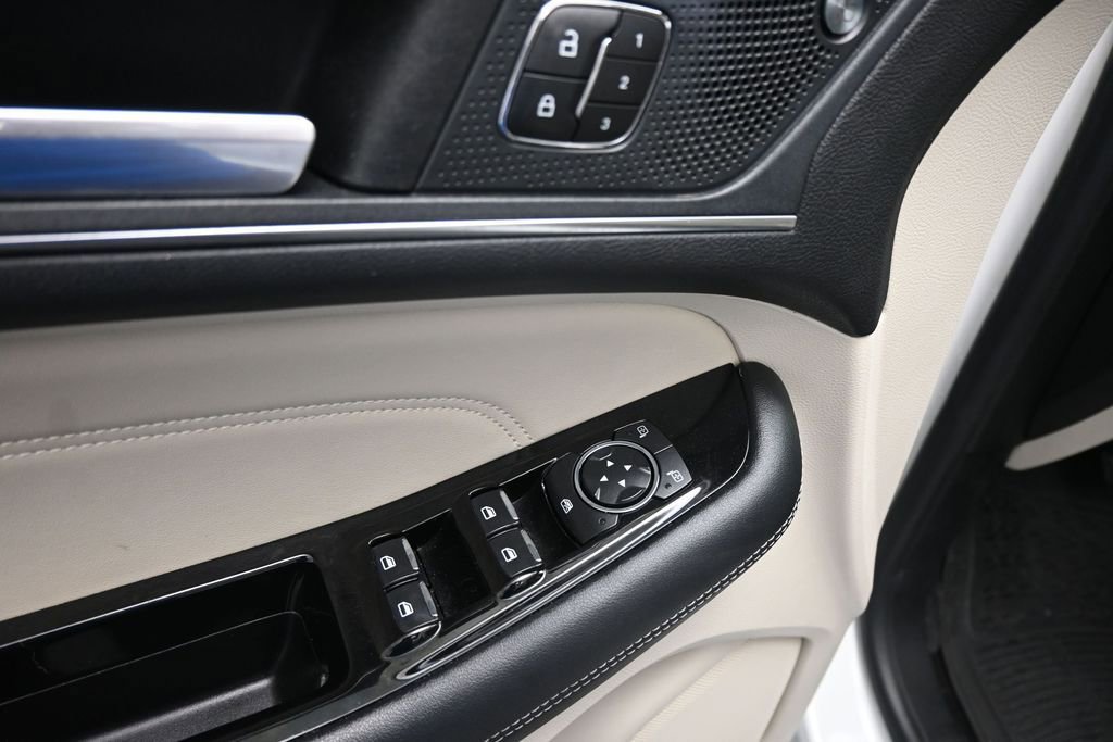 Certified 2020 Ford Edge Titanium FWD image 11