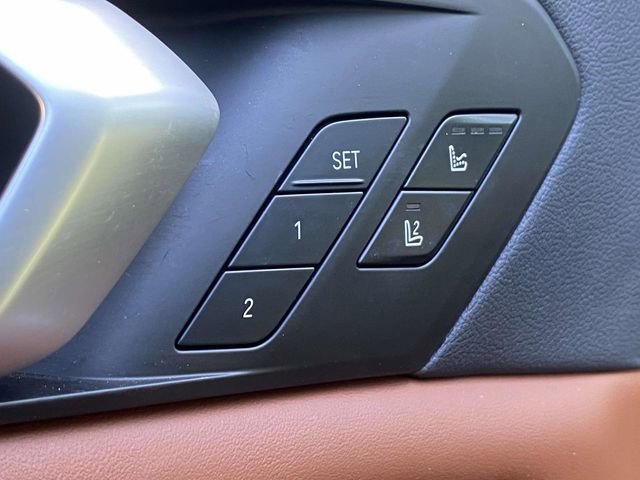 Used 2022 BMW X5 xDrive45e w/ M Sport Package image 22