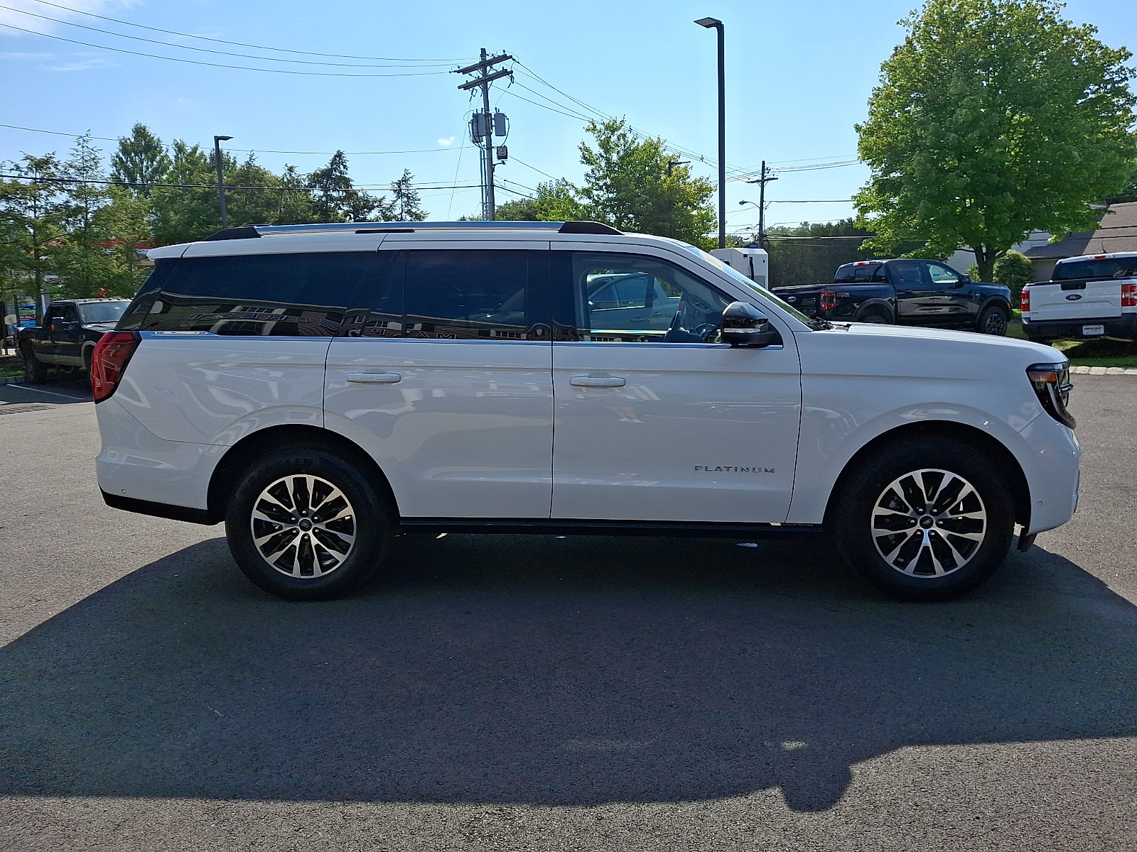 Certified 2025 Ford Expedition Platinum AWD/4WD image 4