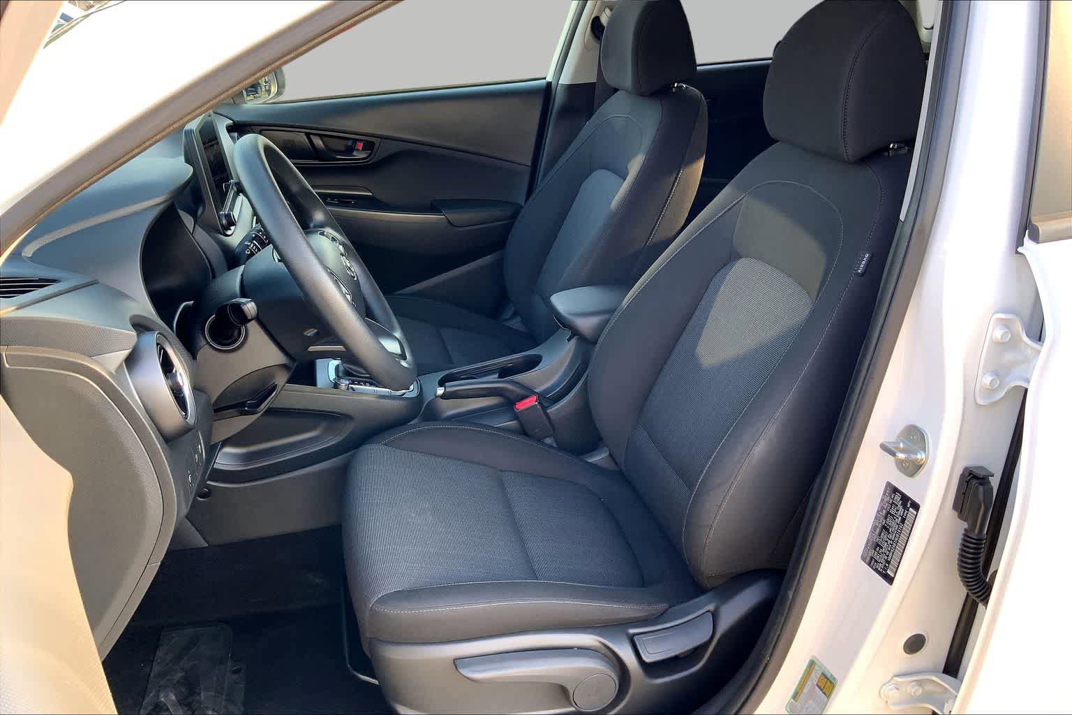 Used 2022 Hyundai Kona SEL FWD image 8