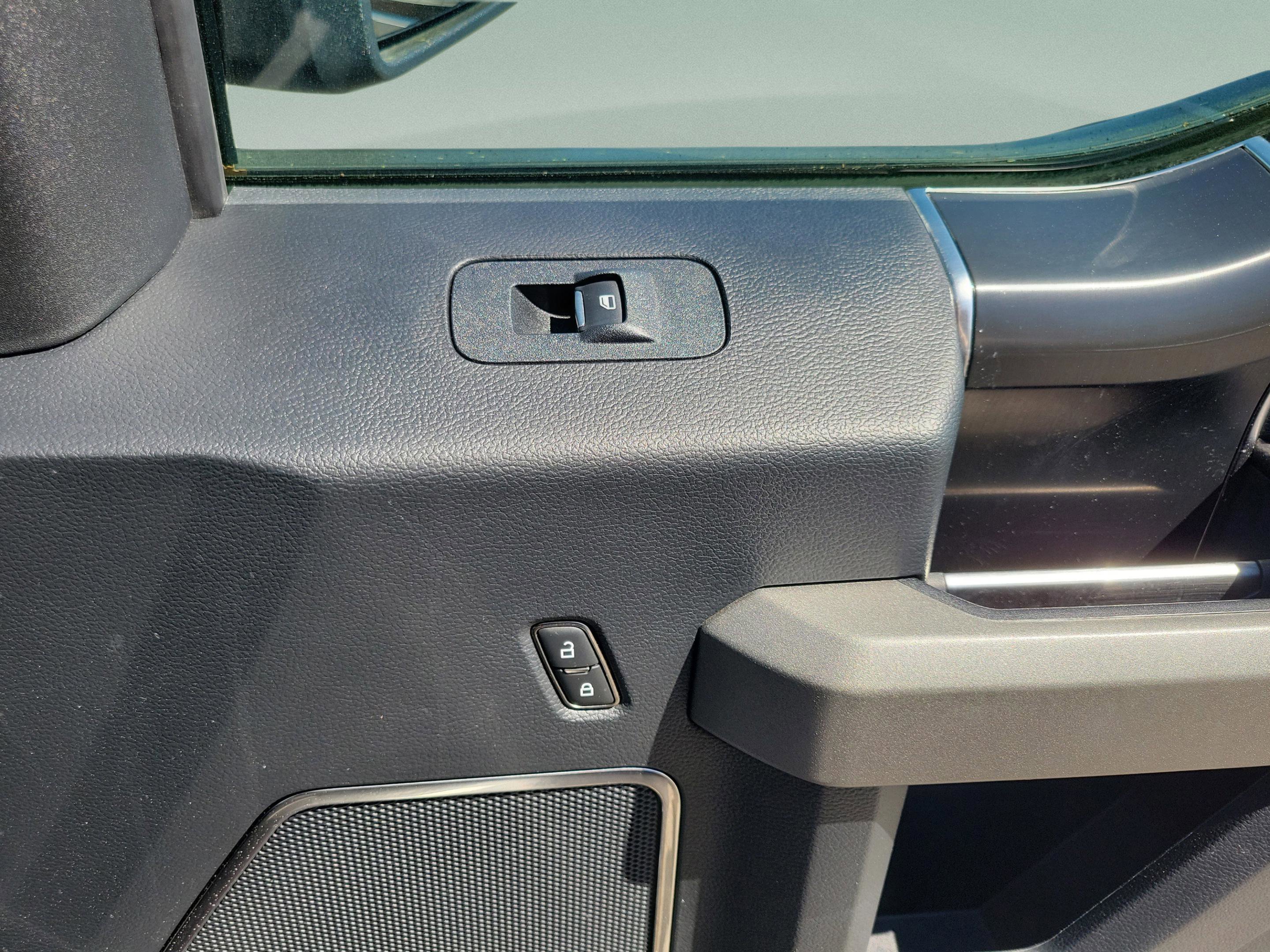 Certified 2019 Ford F150 Raptor w/ Equipment Group 802A Luxury image 30