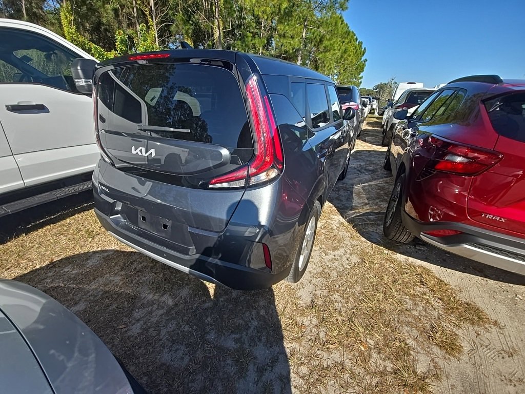 Used 2024 Kia Soul LX w/ Option Group 015 image 5