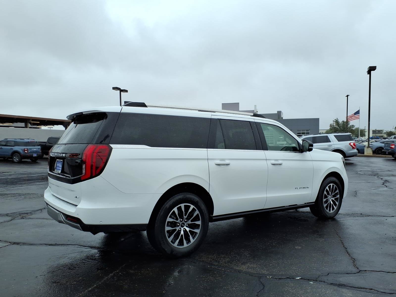 Certified 2025 Ford Expedition Max Platinum AWD/4WD image 5