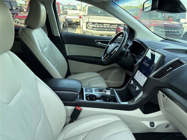 Certified 2022 Ford Edge Titanium AWD/4WD image 17