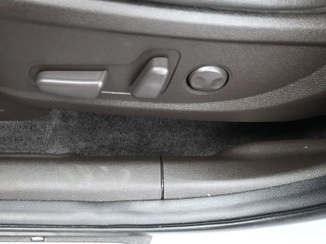 Used 2019 Hyundai Santa Fe Limited image 12