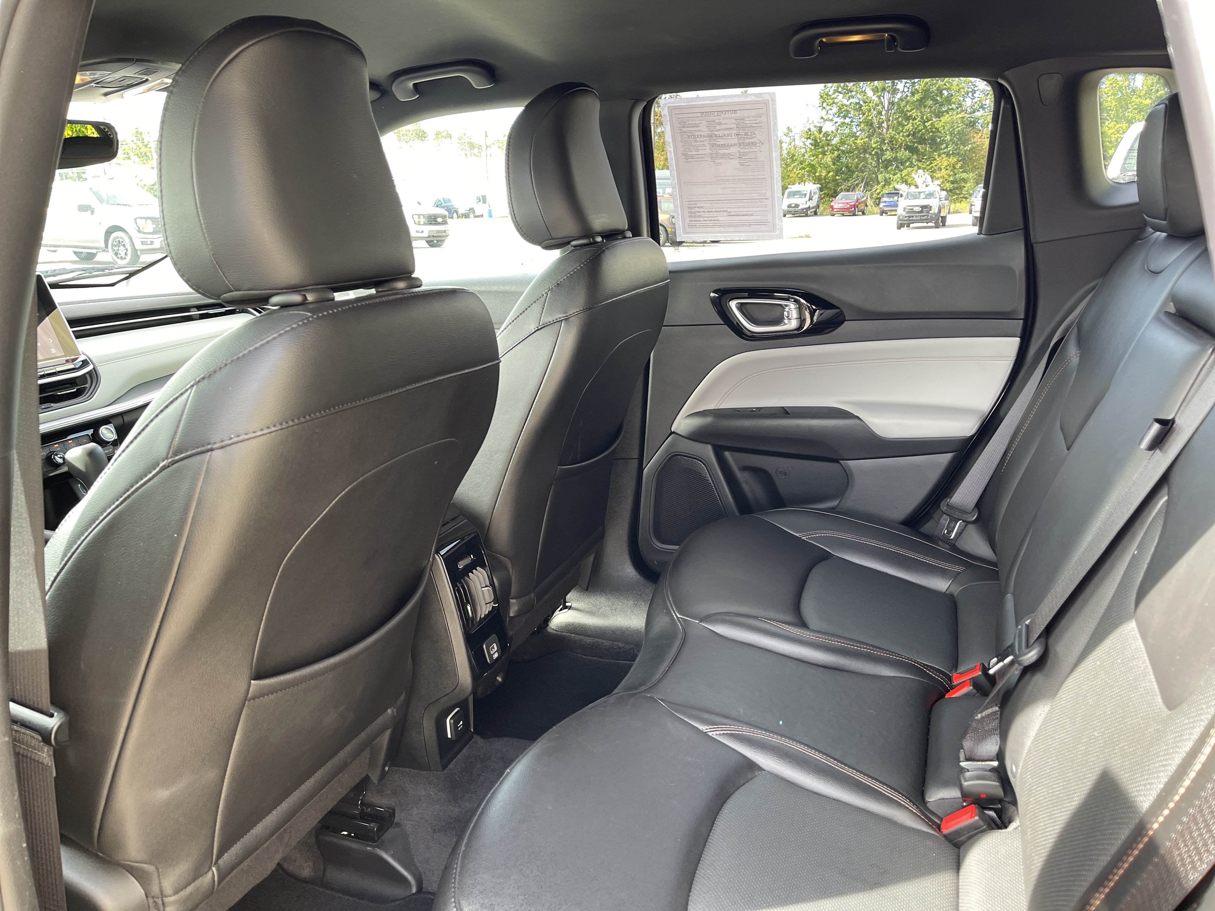 Used 2023 Jeep Compass Limited AWD/4WD image 11