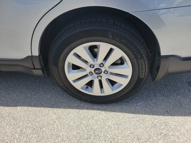 Used 2019 Subaru Outback 2.5i Premium AWD/4WD image 9