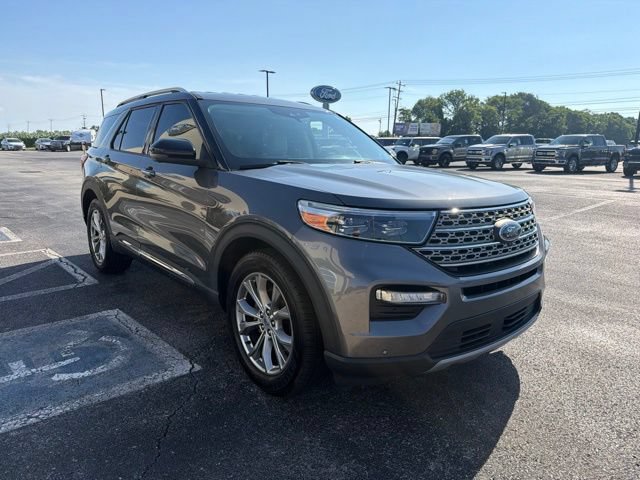 Certified 2021 Ford Explorer Limited w/ Equipment Group 301A RWD image 3