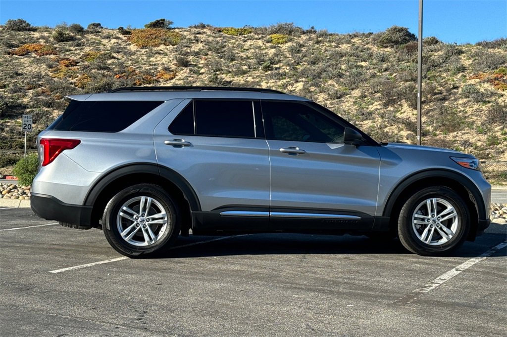Certified 2023 Ford Explorer XLT image 2