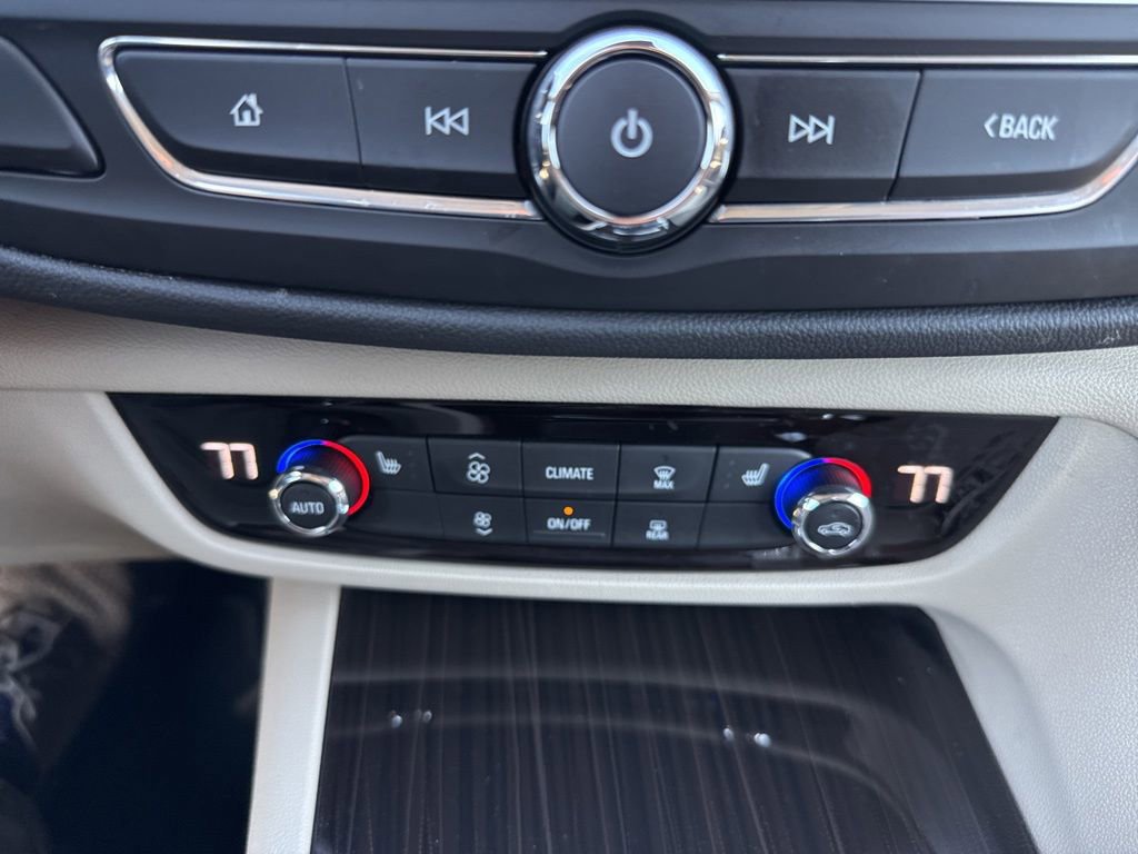Used 2018 Buick Regal Essence w/ Sights and Sounds Package FWD image 27