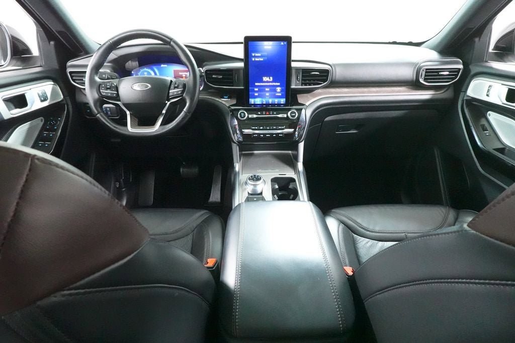 Certified 2023 Ford Explorer Platinum w/ Technology Package AWD/4WD image 13
