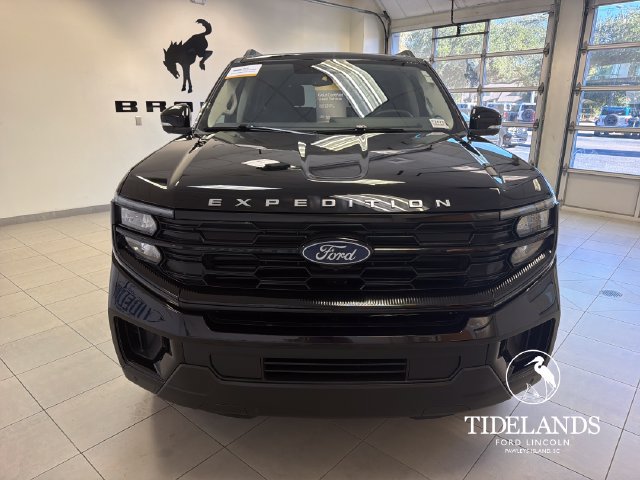 Certified 2025 Ford Expedition Active RWD image 3