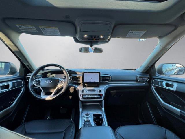 Certified 2023 Ford Explorer XLT w/ Equipment Group 202A image 3