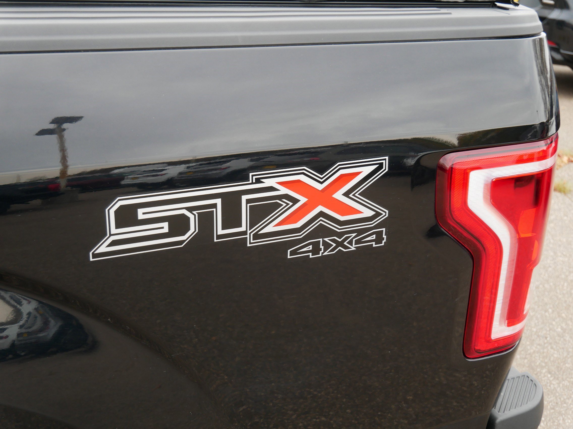 Certified 2017 Ford F150 XL w/ Equipment Group 101A Mid image 18