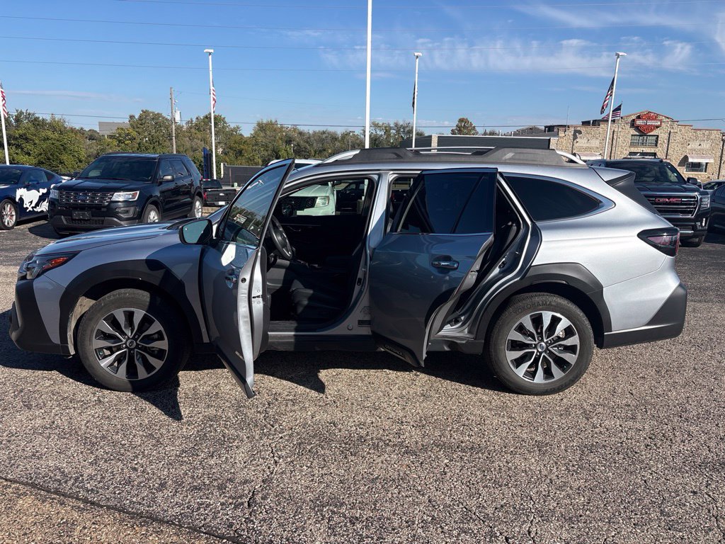 Used 2024 Subaru Outback Touring AWD/4WD image 4