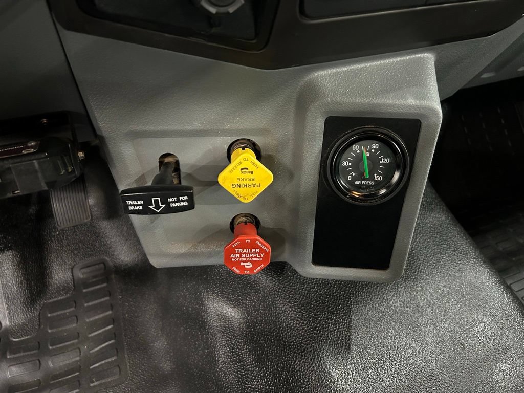 Certified 2022 Ford F750 2WD Regular Cab Super Duty image 16