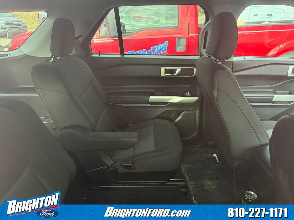 Certified 2024 Ford Explorer XLT w/ Class IV Trailer Tow Package image 9
