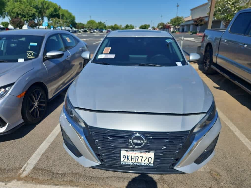 Used 2023 Nissan Altima 2.5 SV w/ SV Premium Package FWD image 4