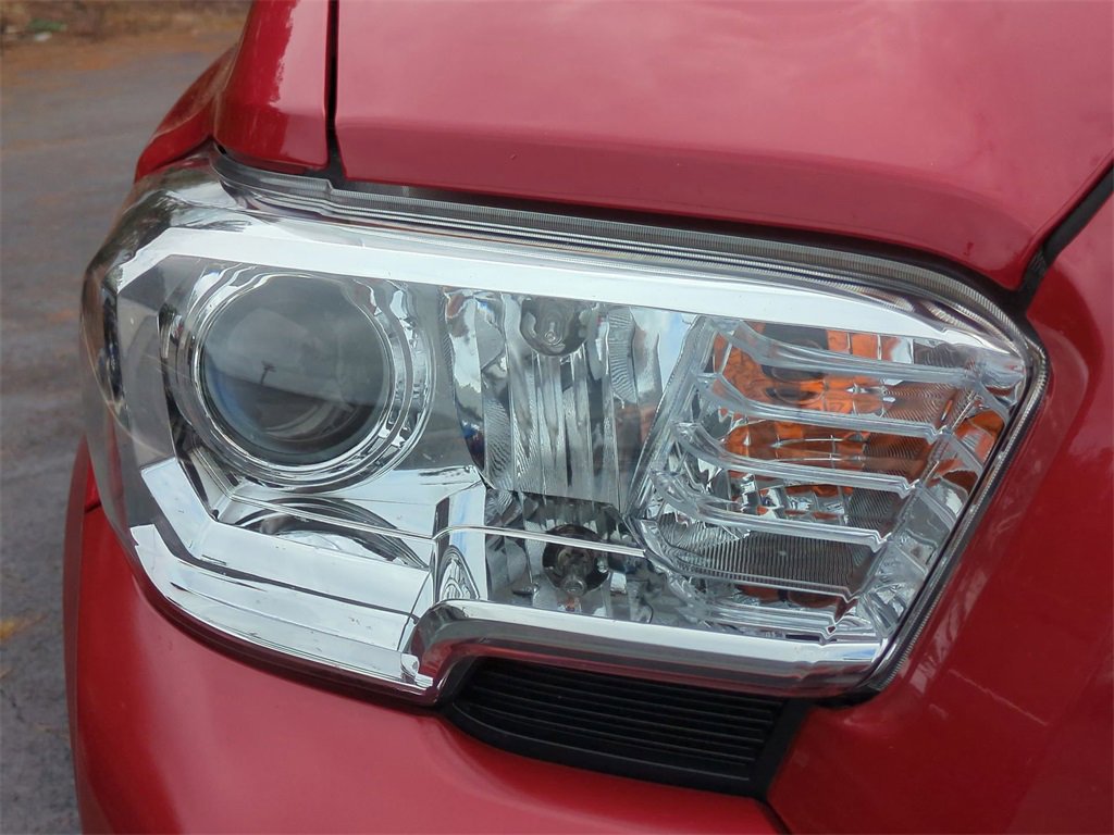 Used 2022 Toyota Tacoma SR5 image 10