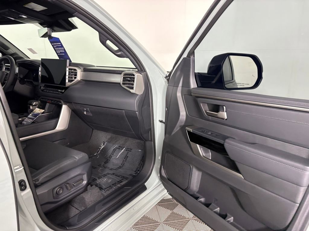 Used 2025 Toyota Tundra Limited image 34