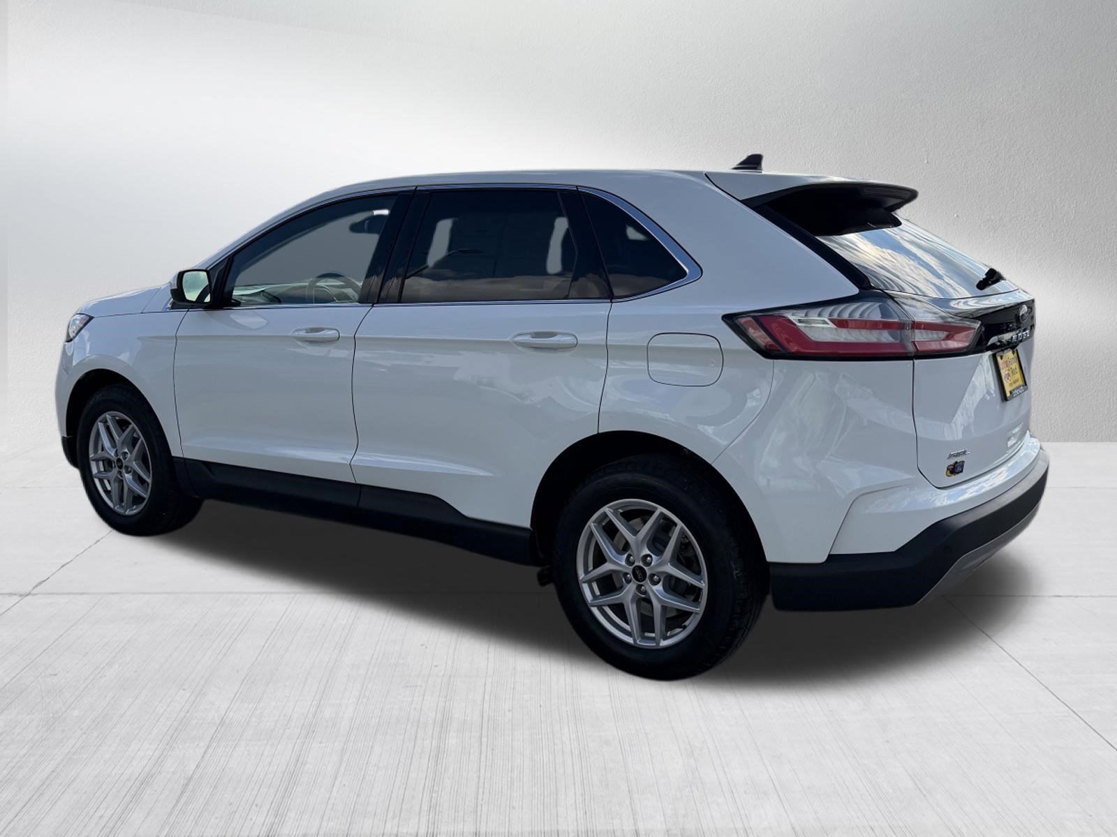 Certified 2024 Ford Edge SEL w/ Convenience Package AWD/4WD image 5