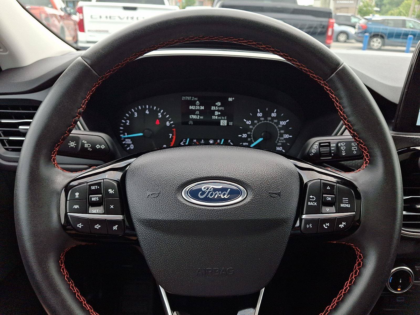 Certified 2022 Ford Escape SEL w/ SEL Stealth AWD Package image 19