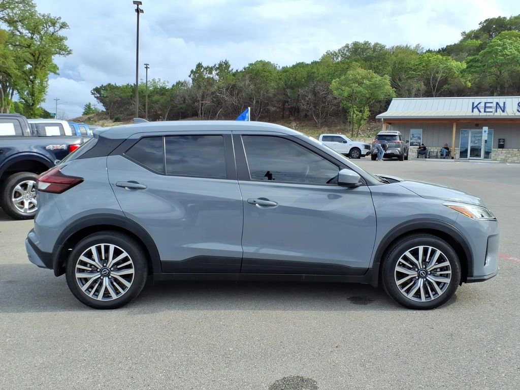 Used 2024 Nissan Kicks SV image 4