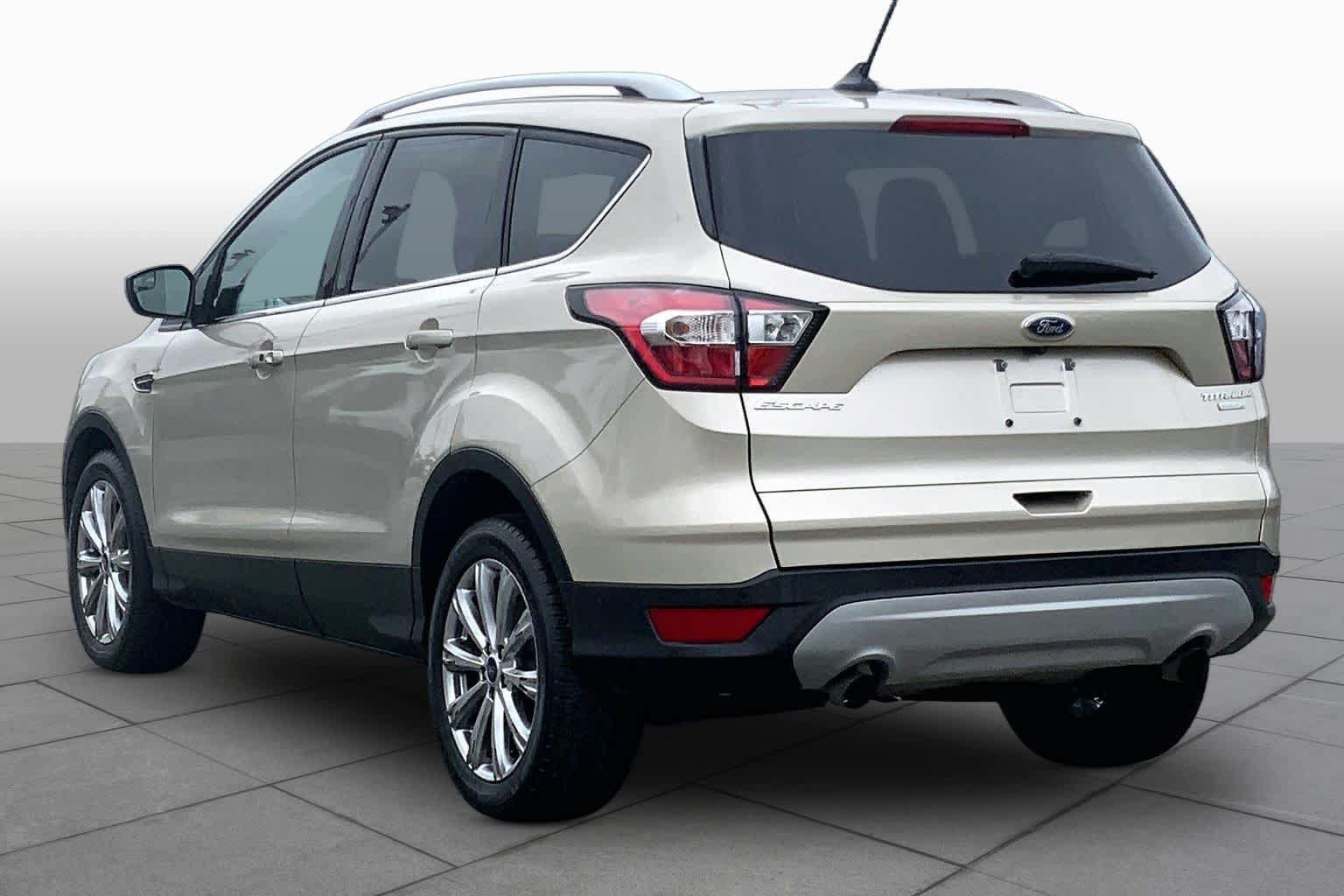 Certified 2018 Ford Escape SE w/ Ford Safe & Smart Package AWD/4WD image 12