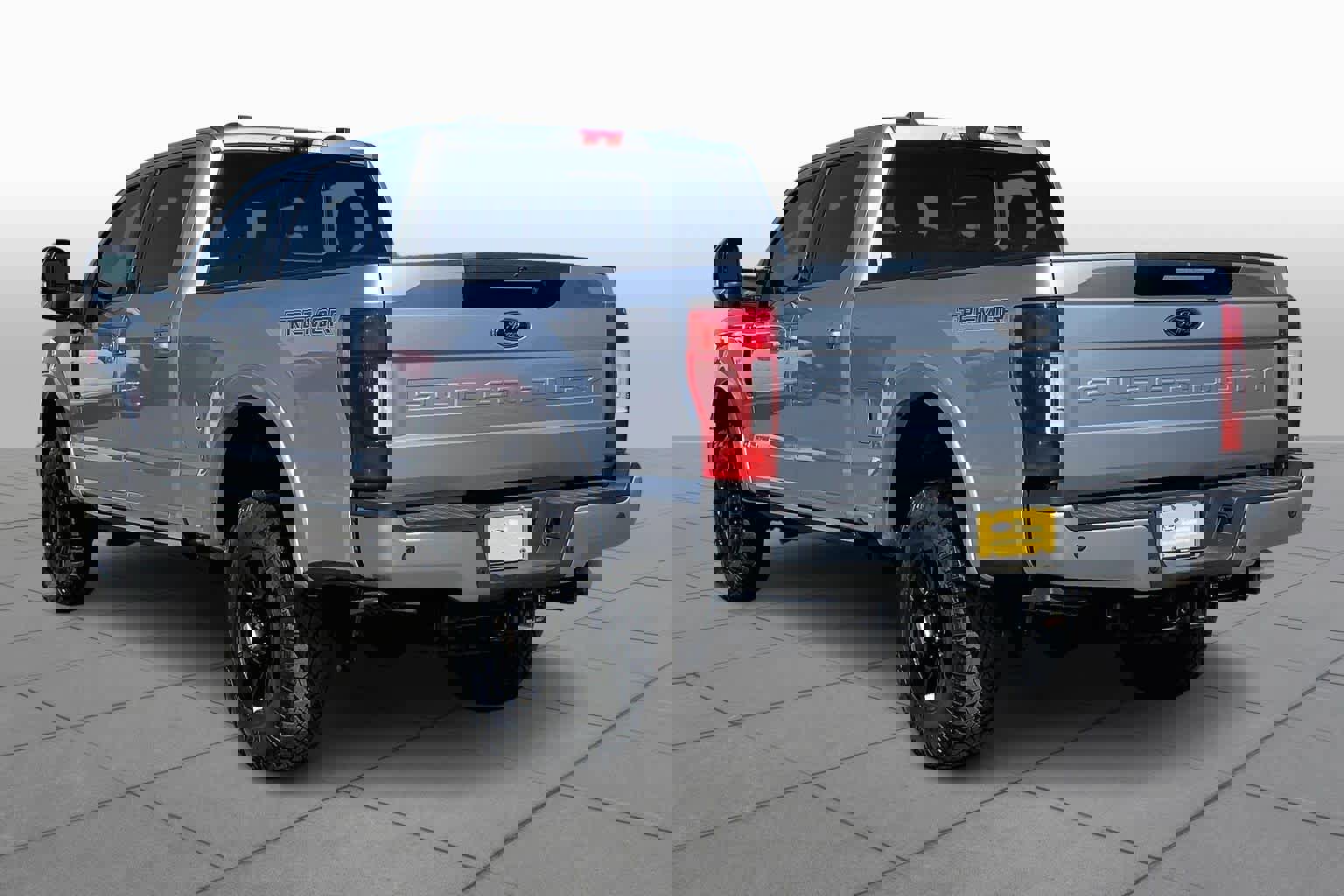 Certified 2022 Ford F250 Lariat w/ Tremor Off-Road Package image 4