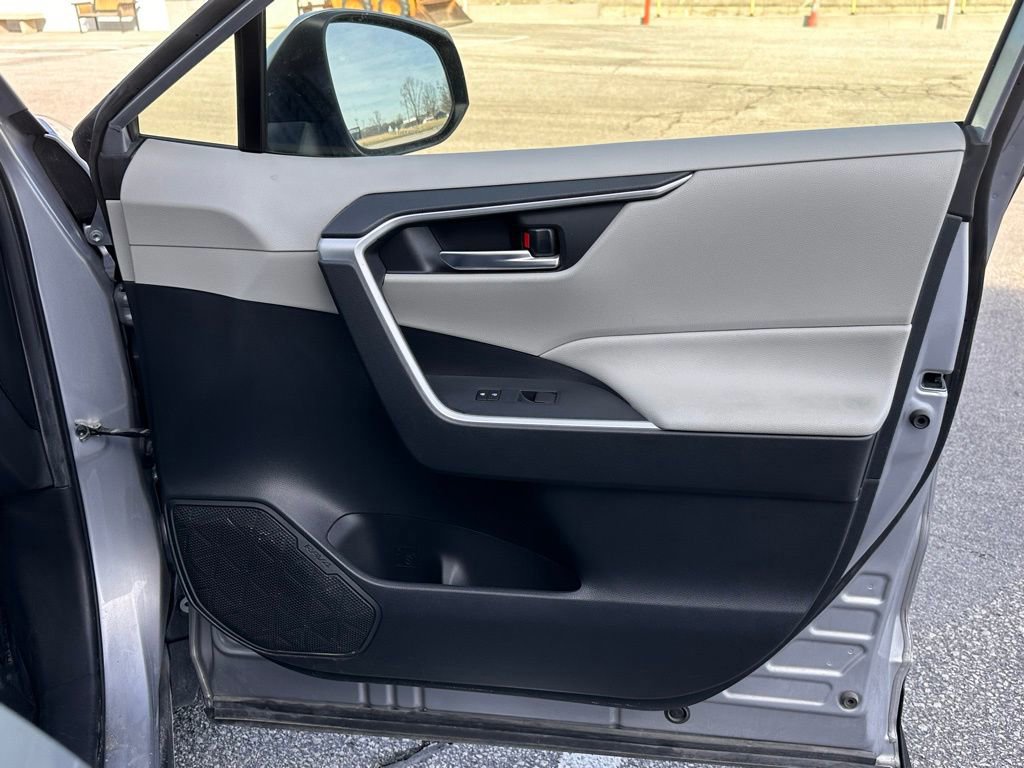 Used 2019 Toyota RAV4 XLE w/ Convenience Package image 23