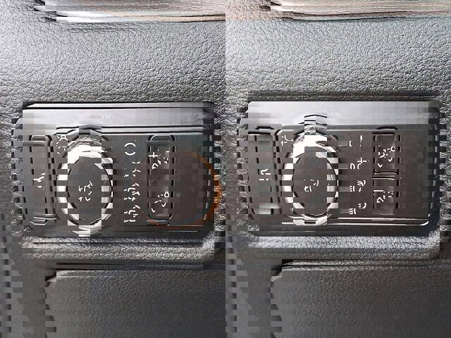 Certified 2023 Ford Explorer Limited w/ Limited Technology Package image 24