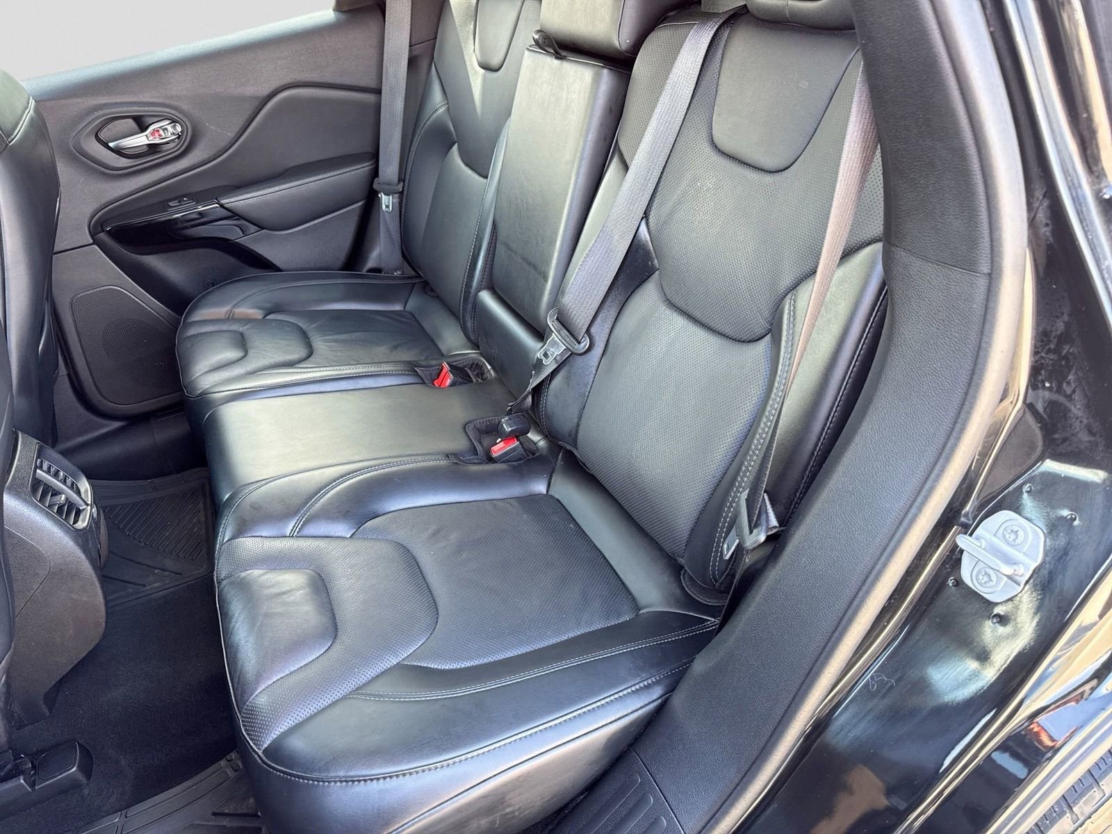 Used 2021 Jeep Cherokee Latitude Lux w/ Sun & Sound Group image 20