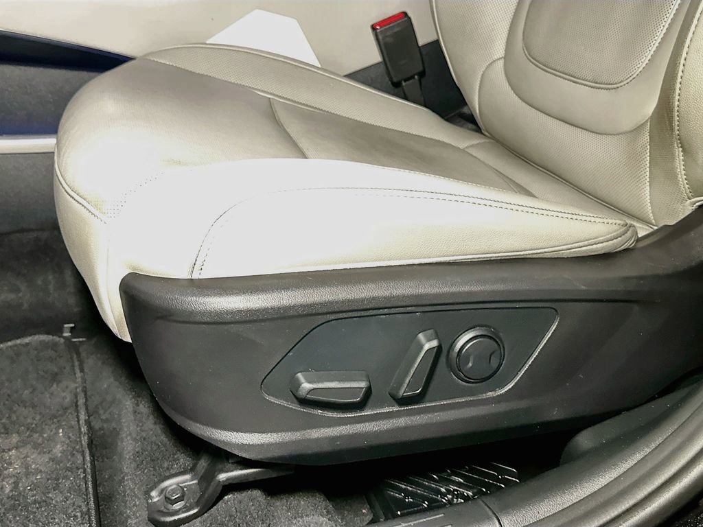 Used 2022 Hyundai Tucson Limited w/ Cargo Package AWD/4WD image 16