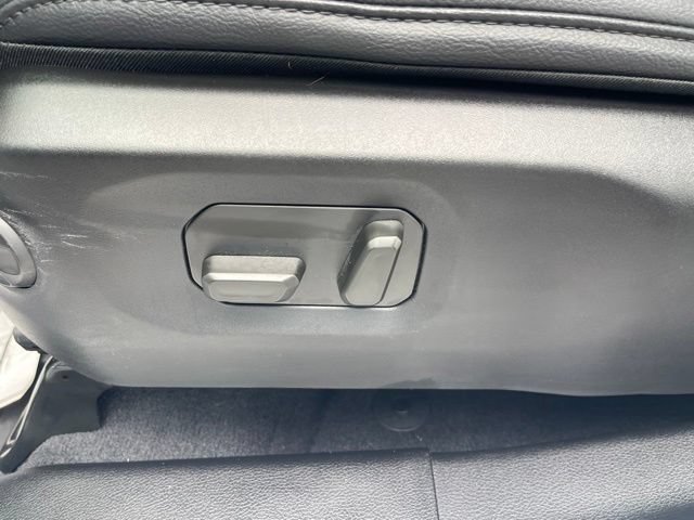 Used 2025 Jeep Gladiator Sport AWD/4WD image 14