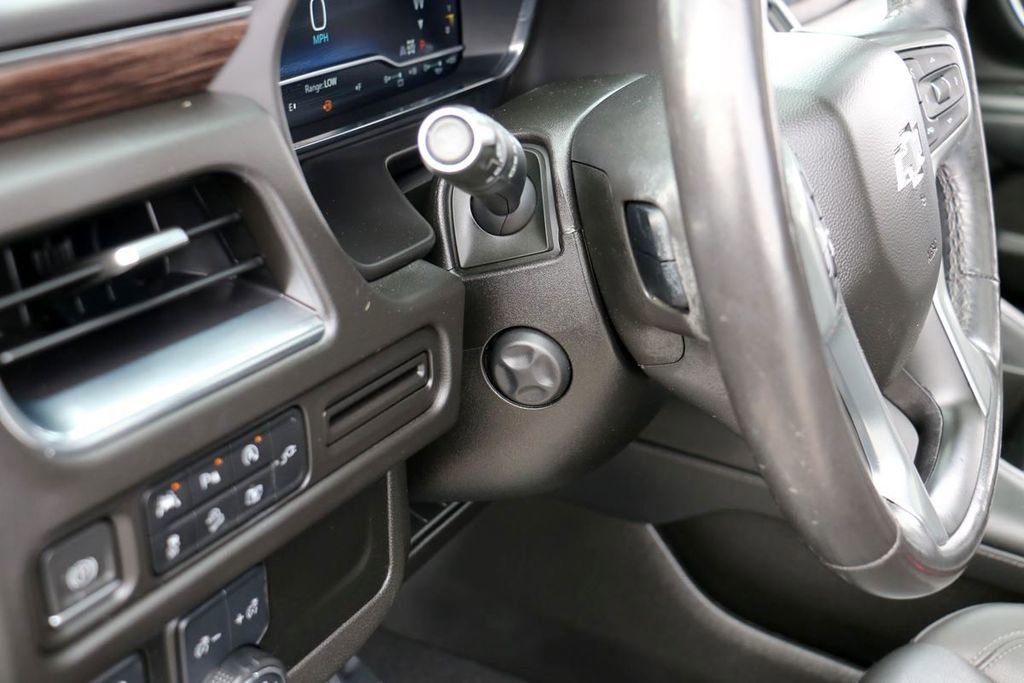 Used 2022 Chevrolet Suburban Z71 w/ Luxury Package image 14